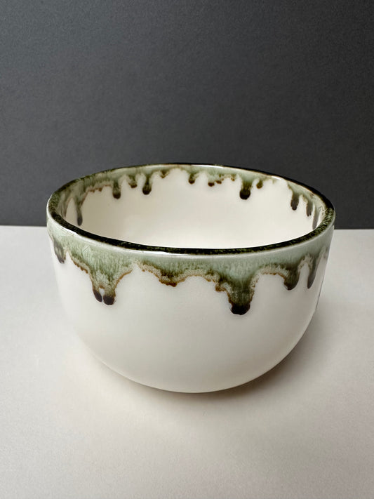 Medium earthenware bowl, white with lustre